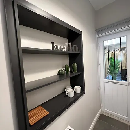 Apartment Comfy 1-bedroom With A Terrace In Kadikoey